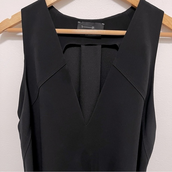 BABATON Aritzia Black V Neck Tie Waist Midi Dress With Dramatic Side Slits Sz M - Picture 4 of 9